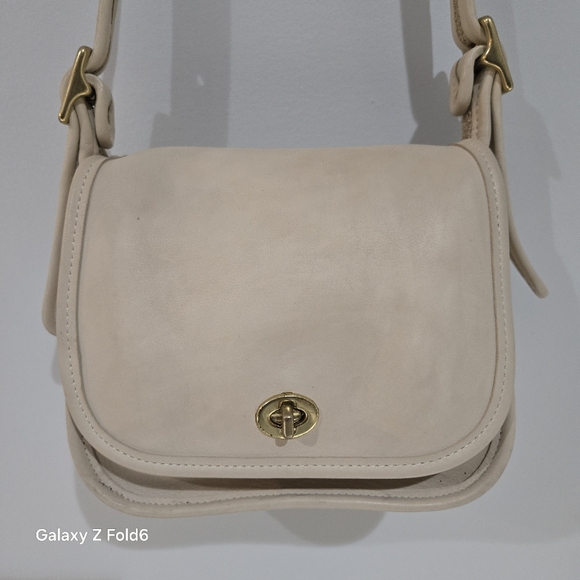 Vintage COACH LEGACY Small Flap Crossbody 9965 Bone